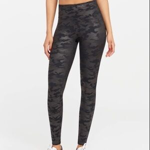 Spanx Faux Leather Camo Leggings Black Size XS